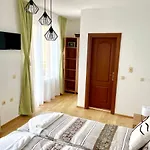 Penthouse Panorama Sea View Apt. דירה פומורי